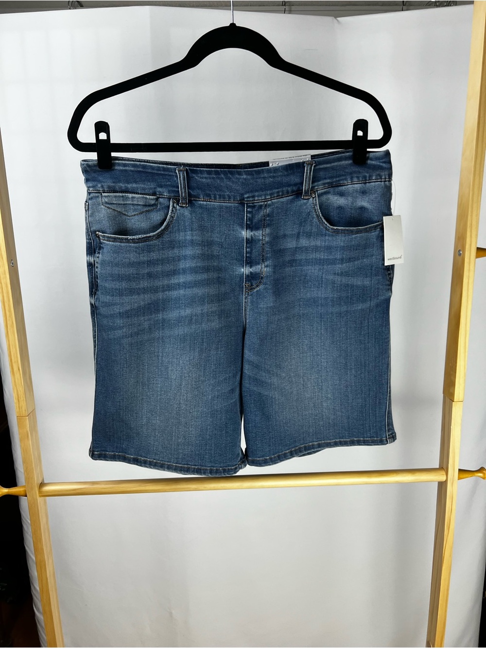 NWT Westbound High Rise Bermuda Shorts Sz 18 Stretch Denim Relaxed Leg